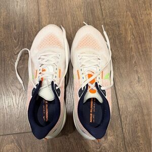 Nike Vomero 17 Women’s Size 9